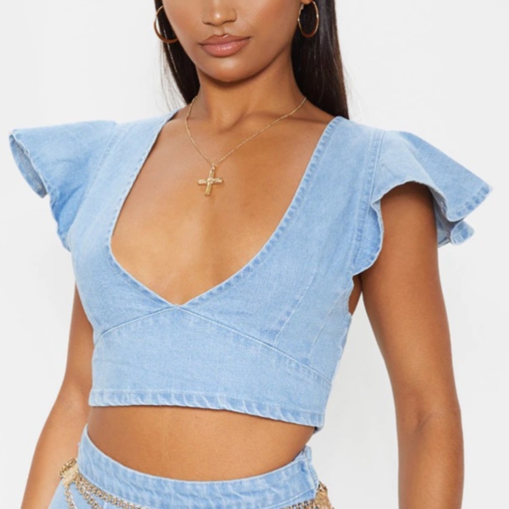 Light Wash Flared Sleeve Crop Top
